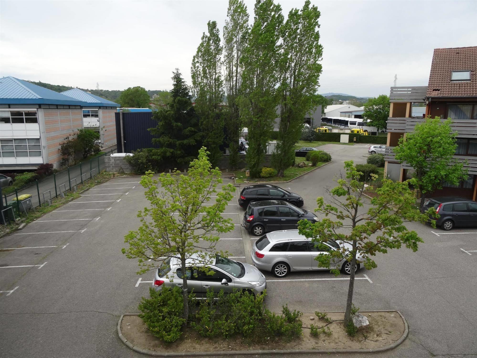 Premiere Classe Lyon Sud - Chasse Sur Rhone Exterior photo