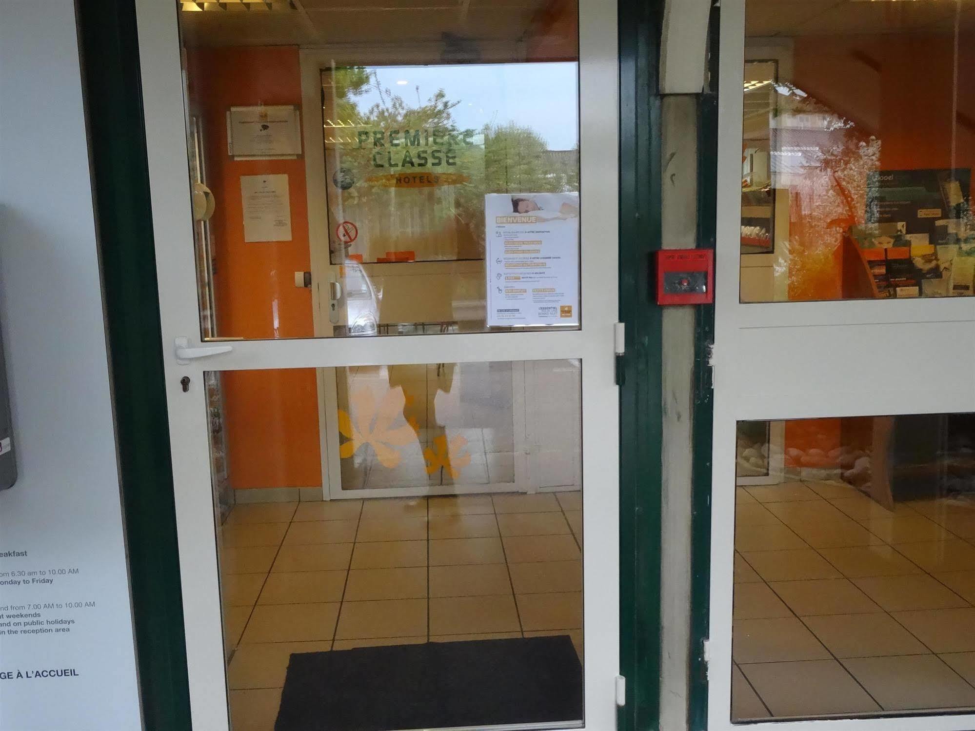 Premiere Classe Lyon Sud - Chasse Sur Rhone Exterior photo